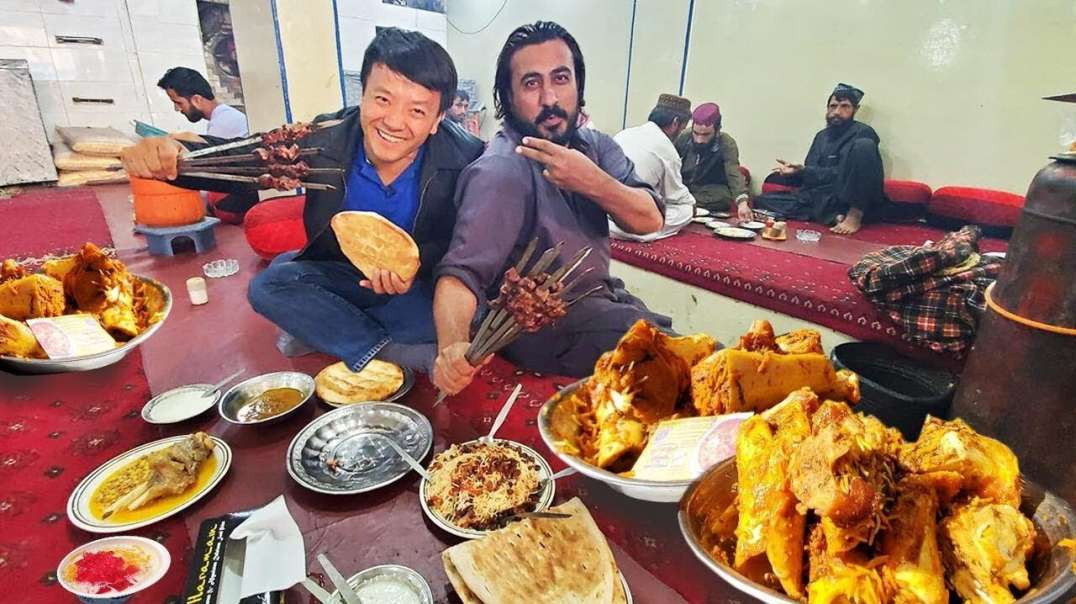 BONE MARROW Biryani - TRADITIONAL BREAKFAST in Karachi Pakistan Street Food Tour